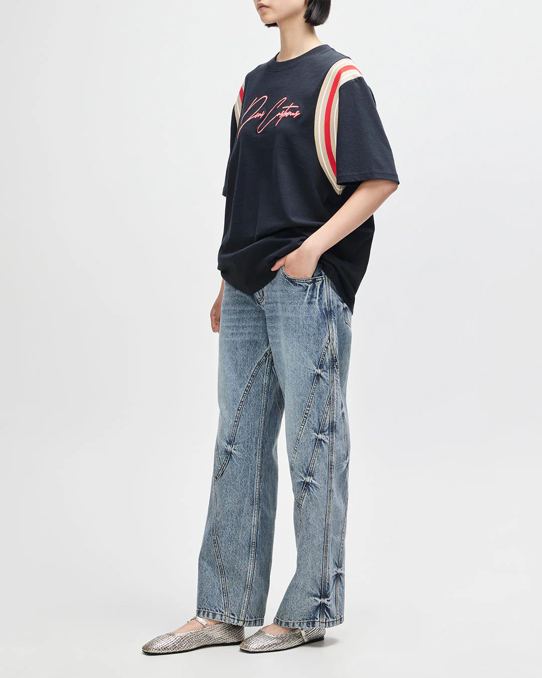 Debute Tee - Black - Image 9